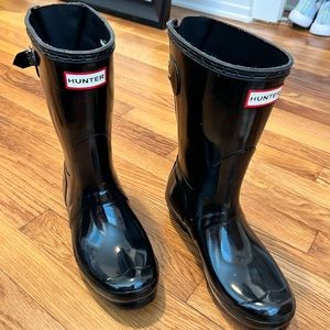Womens Short Black Glossy HUNTER Rain Boots, Size 8, Adjustable Back